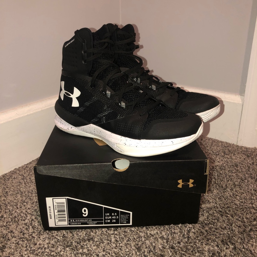 UNDER ARMOUR HIGHLIGHT ACE VOLLEYBALL SHOES